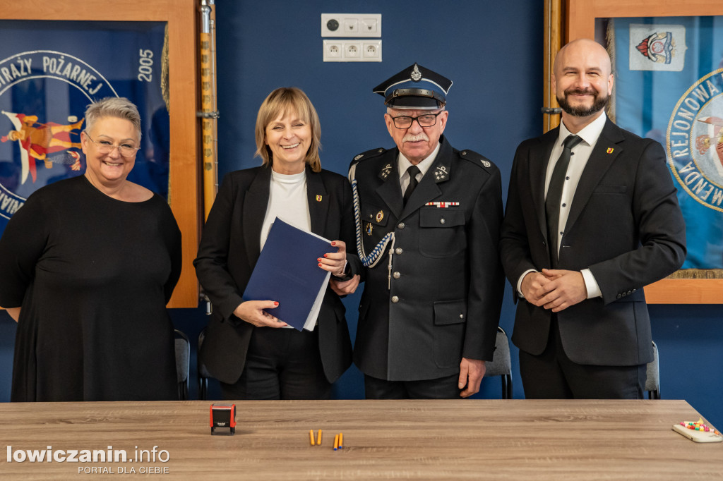 OSP z powiatu łowickiego otrzymają pieniądze na łączność