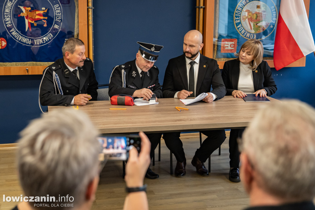 OSP z powiatu łowickiego otrzymają pieniądze na łączność