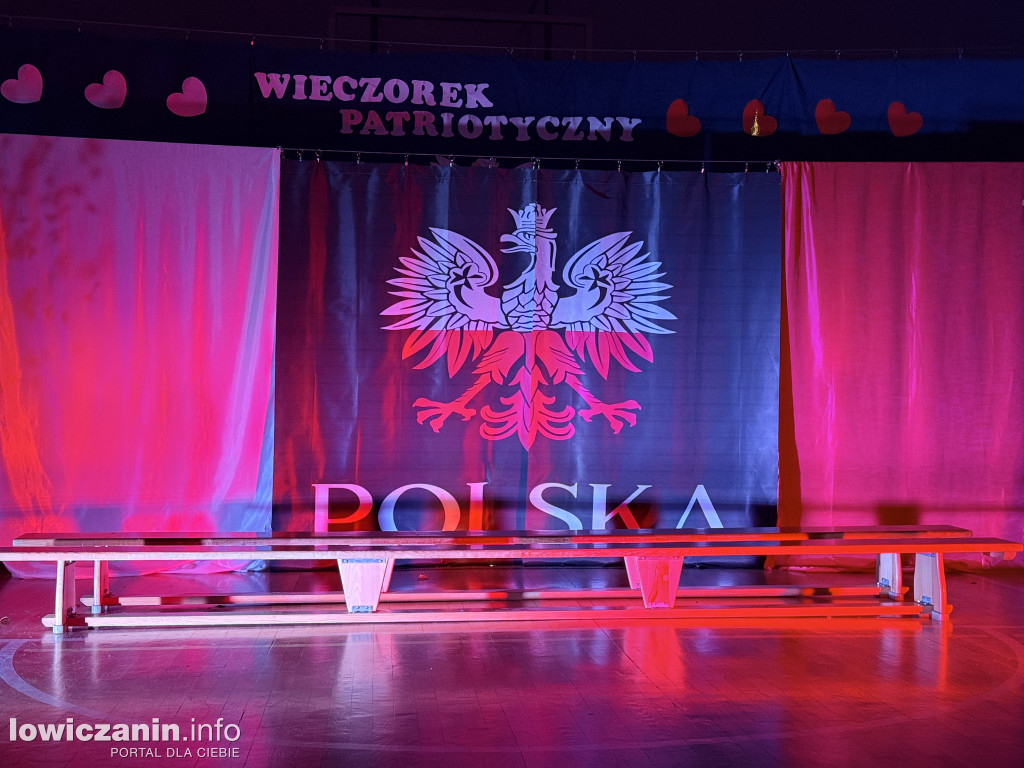 Wieczorek patriotyczny w SP 4 Łowicz