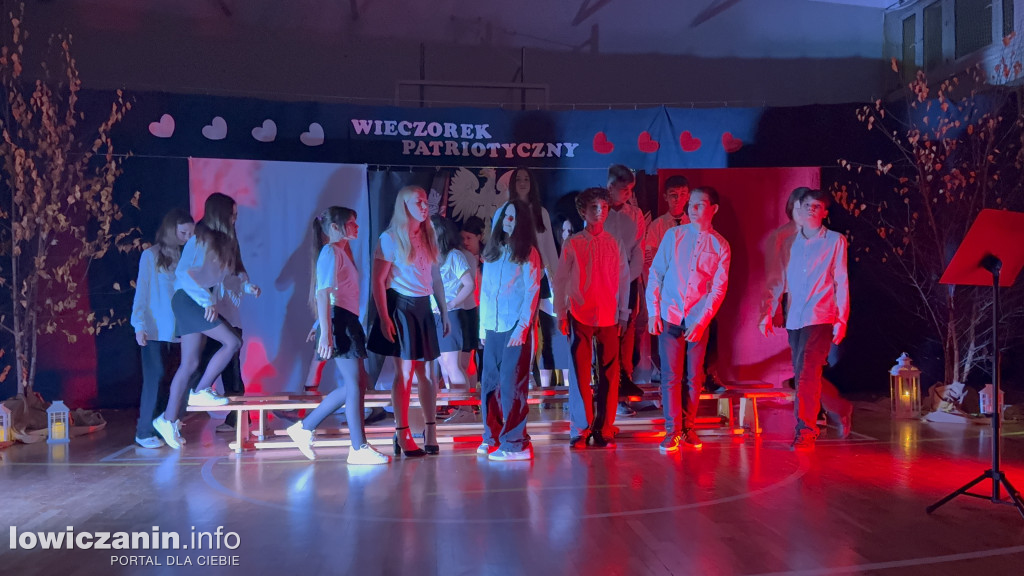 Wieczorek patriotyczny w SP 4 Łowicz