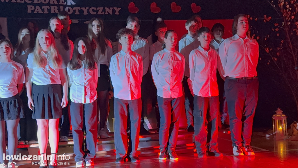 Wieczorek patriotyczny w SP 4 Łowicz