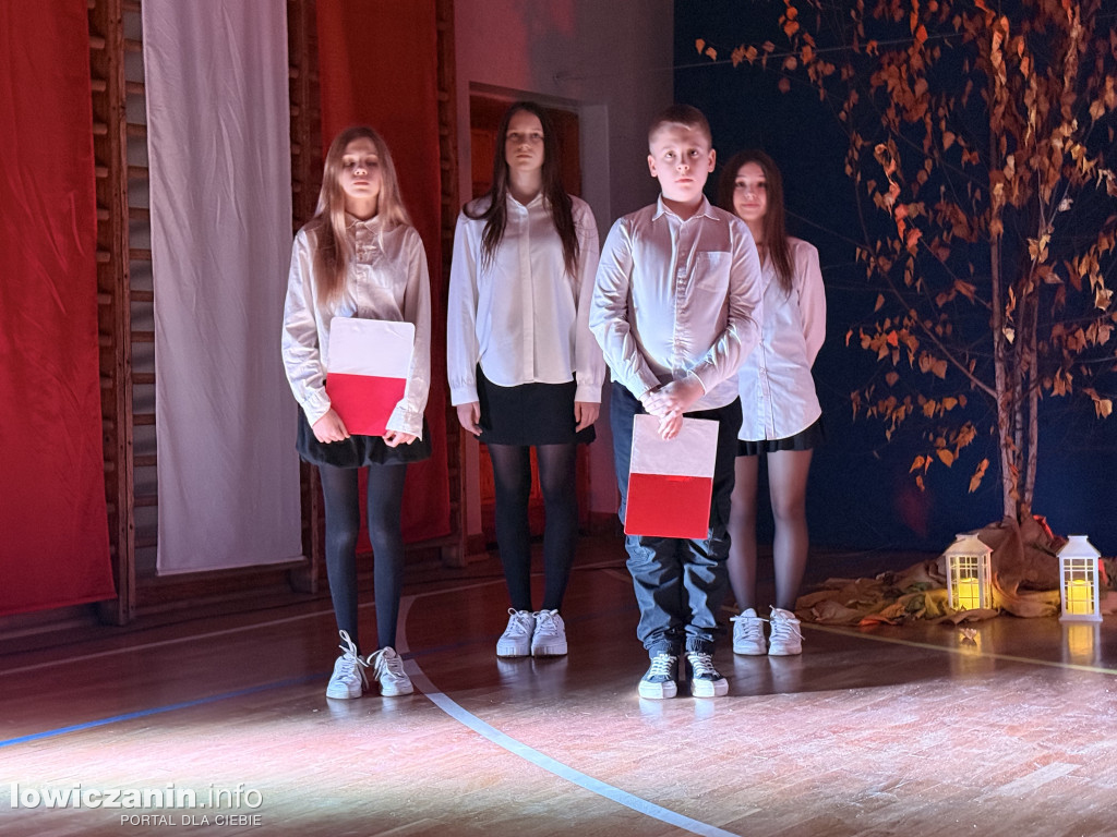 Wieczorek patriotyczny w SP 4 Łowicz