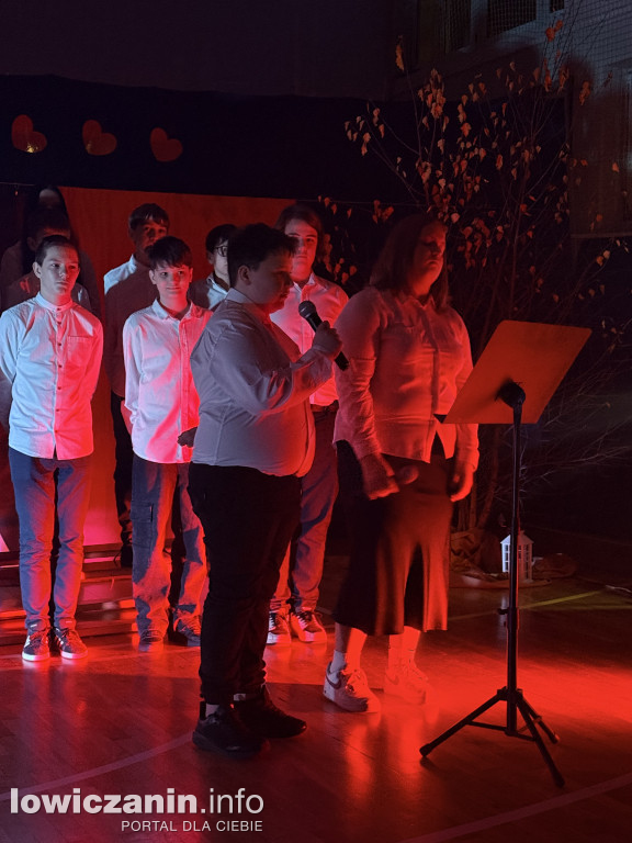 Wieczorek patriotyczny w SP 4 Łowicz