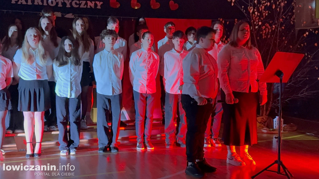Wieczorek patriotyczny w SP 4 Łowicz