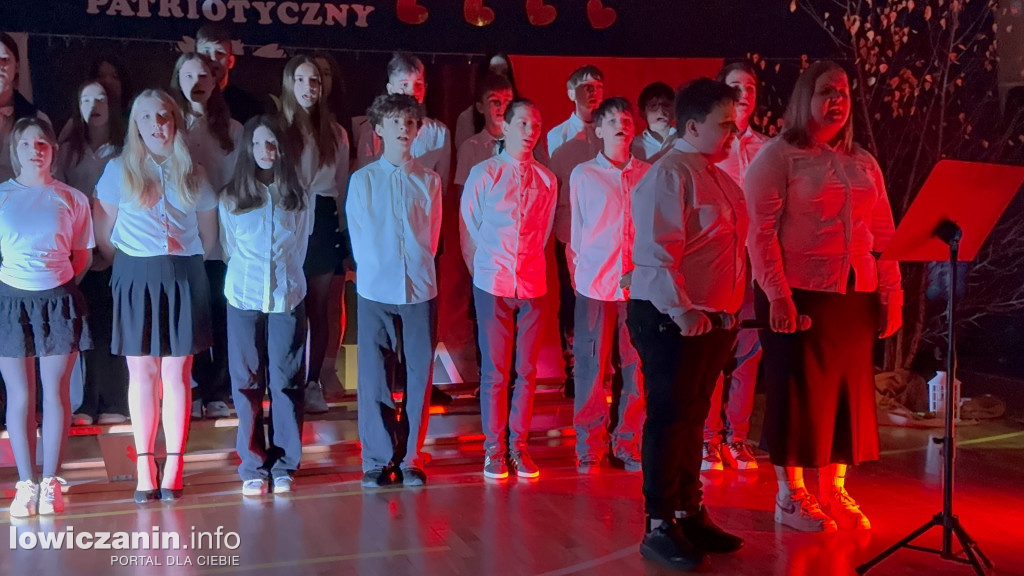 Wieczorek patriotyczny w SP 4 Łowicz