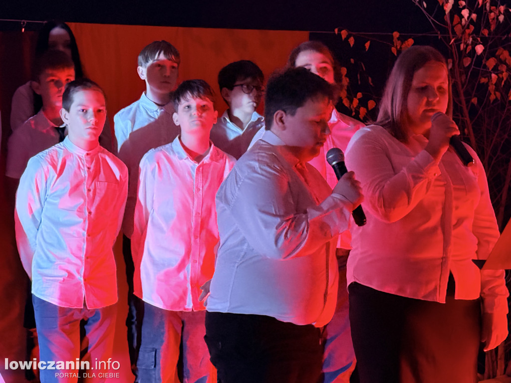 Wieczorek patriotyczny w SP 4 Łowicz