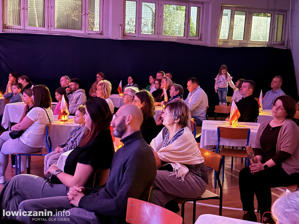 Wieczorek patriotyczny w SP 4 Łowicz