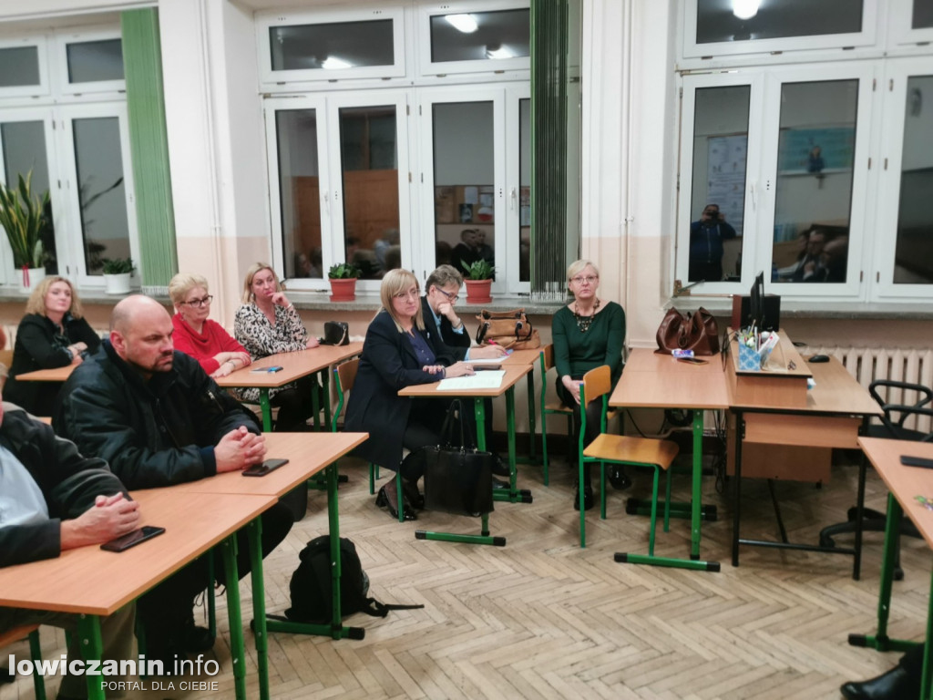 Łowicz. Spotkanie z burmistrzem na os. Dąbrowskiego