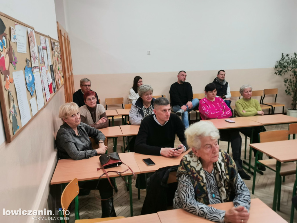 Łowicz. Spotkanie z burmistrzem na os. Dąbrowskiego