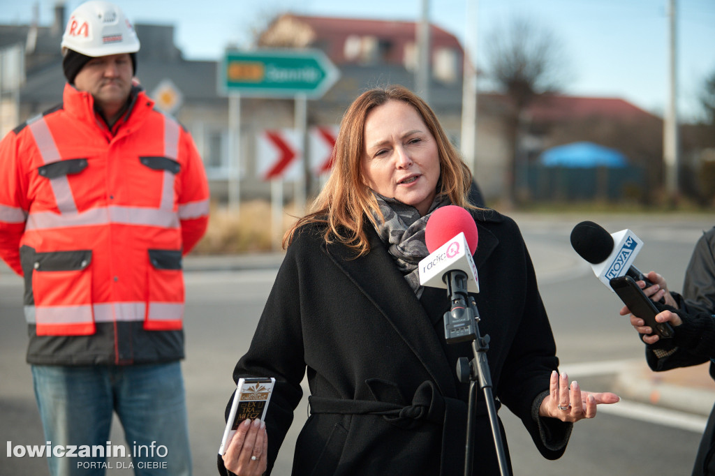 Żychlin z nową drogą i rondami.