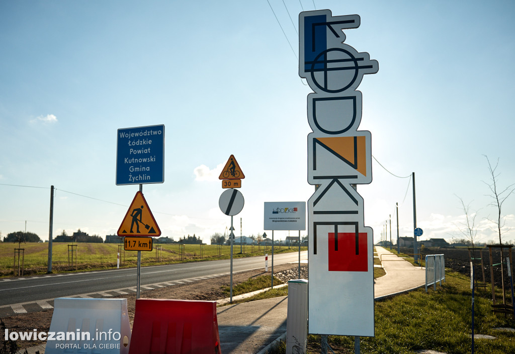 Żychlin z nową drogą i rondami.