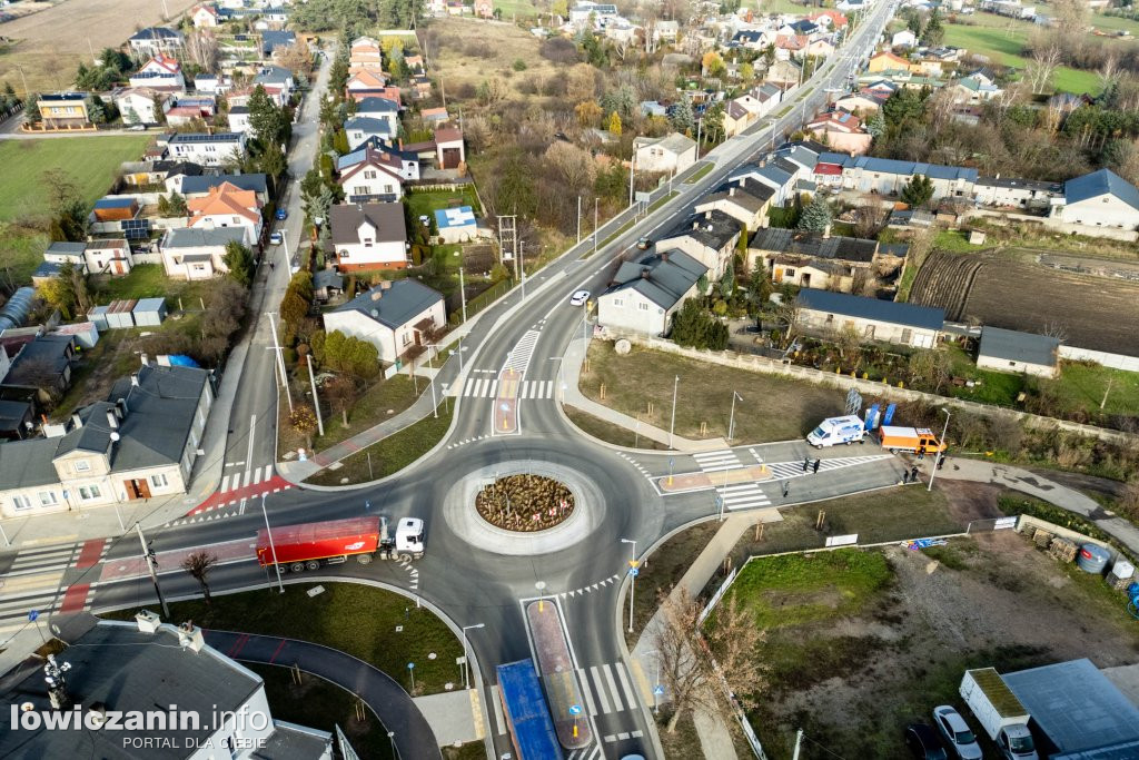 Żychlin z nową drogą i rondami.