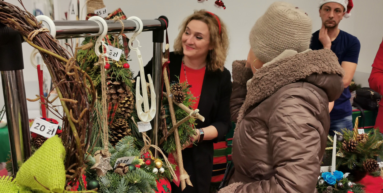 Kiermasz bożonarodzeniowy w szkole przy Ułańskiej