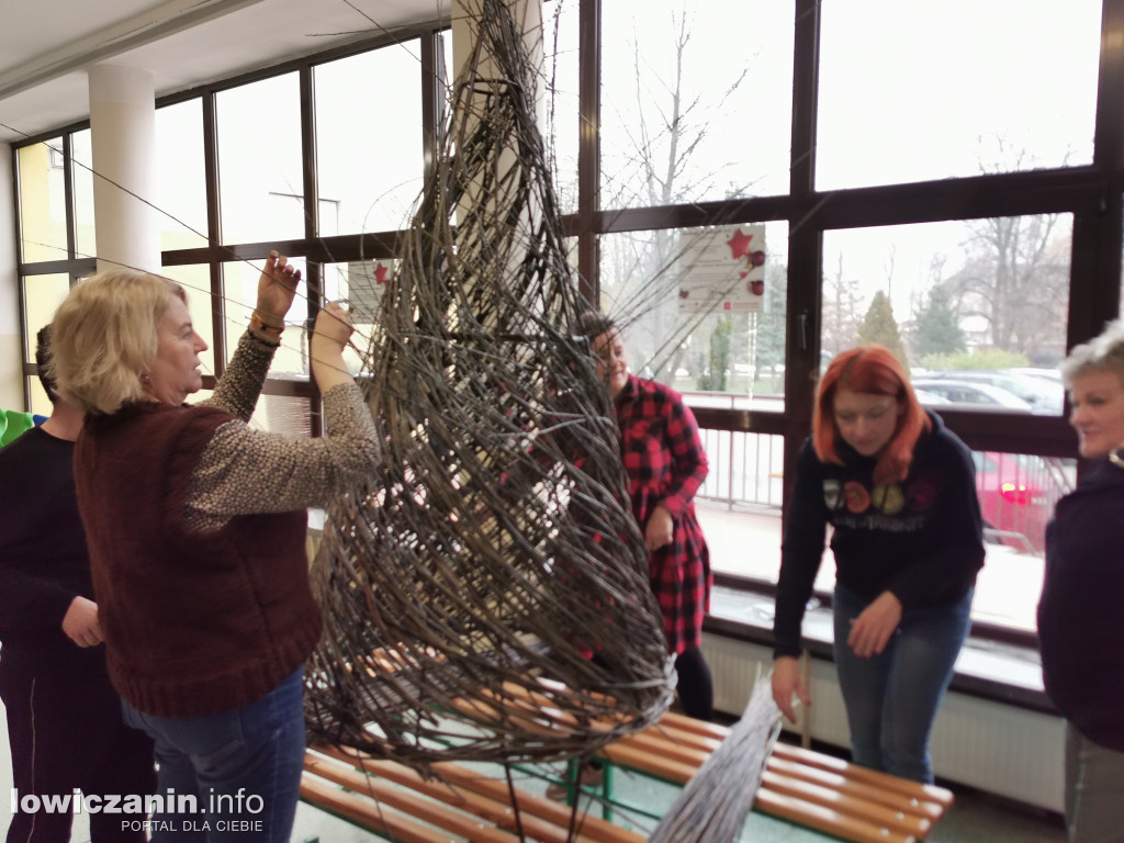 Kiermasz bożonarodzeniowy w szkole przy Ułańskiej
