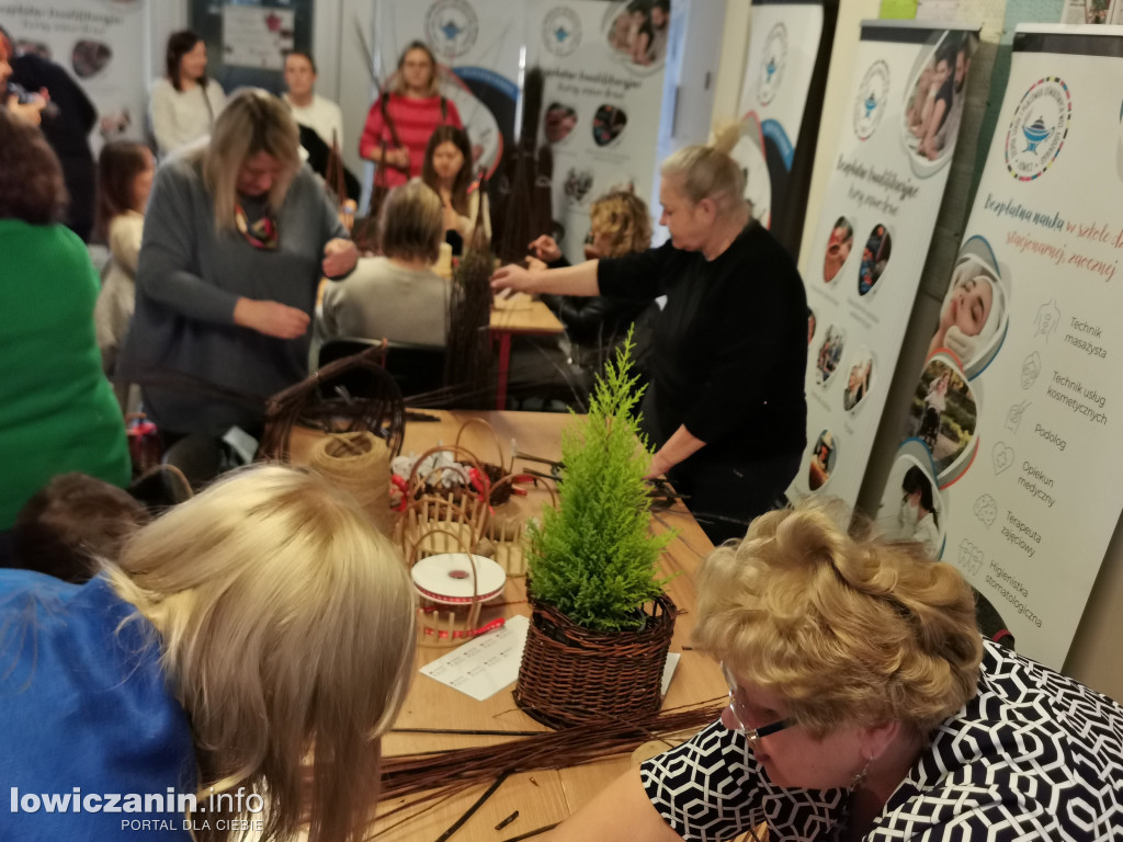 Kiermasz bożonarodzeniowy w szkole przy Ułańskiej