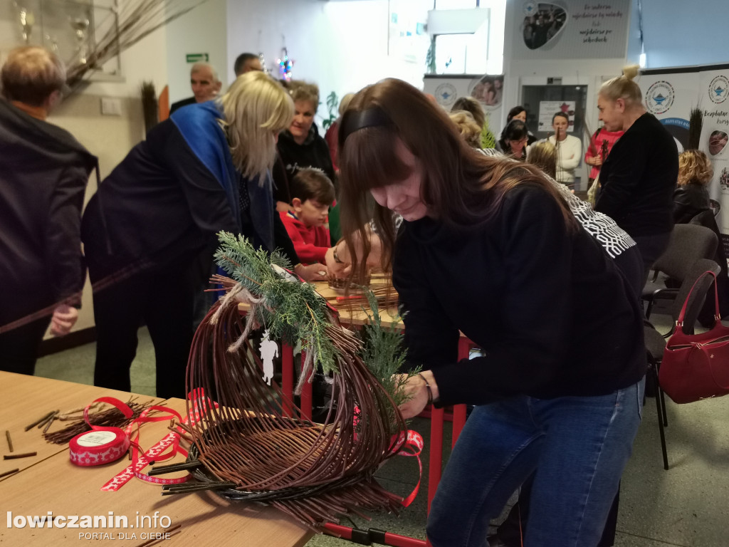 Kiermasz bożonarodzeniowy w szkole przy Ułańskiej