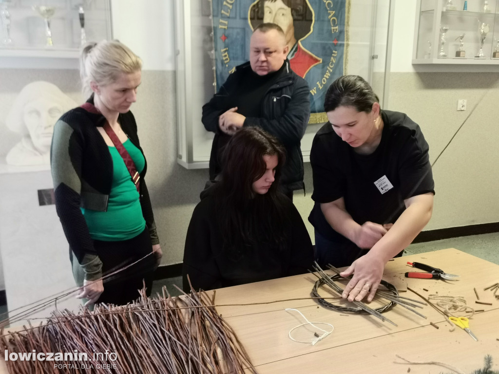 Kiermasz bożonarodzeniowy w szkole przy Ułańskiej