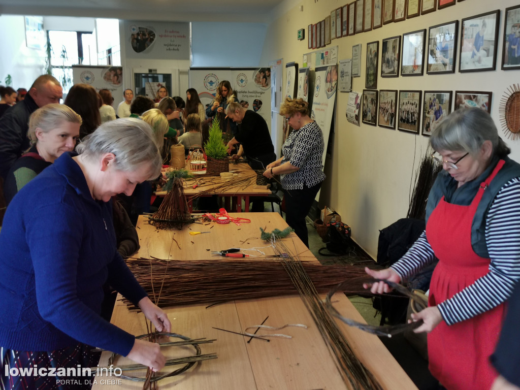 Kiermasz bożonarodzeniowy w szkole przy Ułańskiej