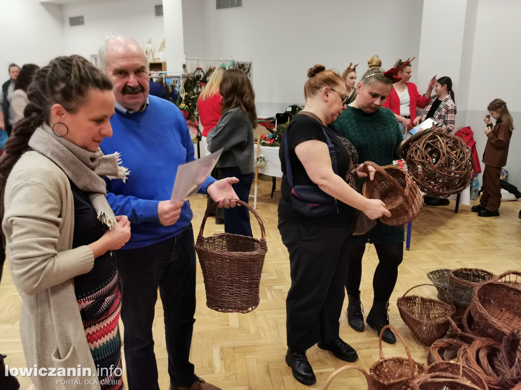 Kiermasz bożonarodzeniowy w szkole przy Ułańskiej