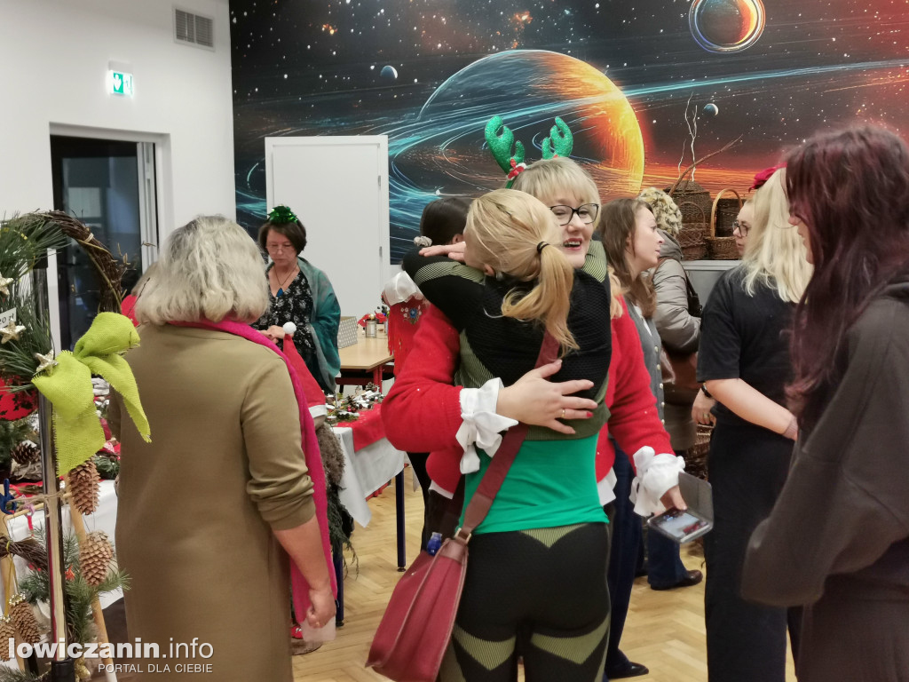 Kiermasz bożonarodzeniowy w szkole przy Ułańskiej