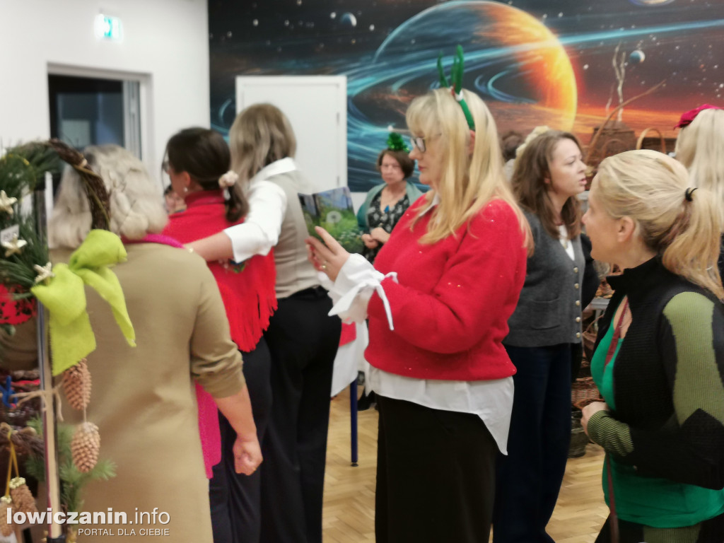 Kiermasz bożonarodzeniowy w szkole przy Ułańskiej