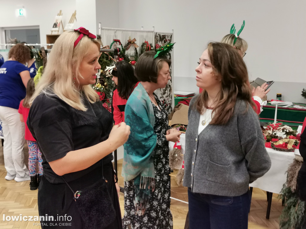 Kiermasz bożonarodzeniowy w szkole przy Ułańskiej