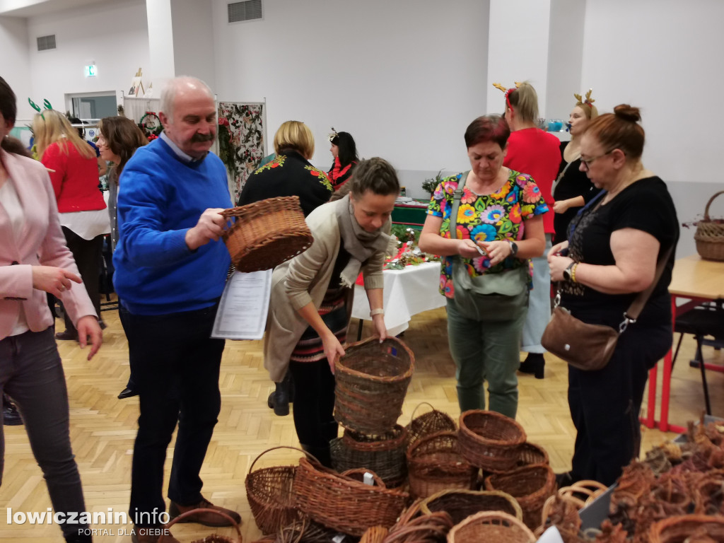 Kiermasz bożonarodzeniowy w szkole przy Ułańskiej