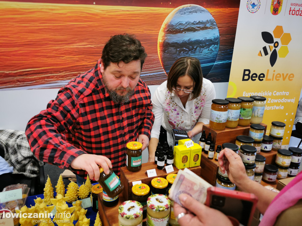 Kiermasz bożonarodzeniowy w szkole przy Ułańskiej