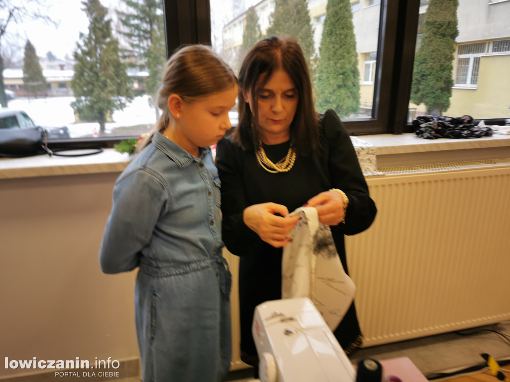 Kiermasz bożonarodzeniowy w szkole przy Ułańskiej