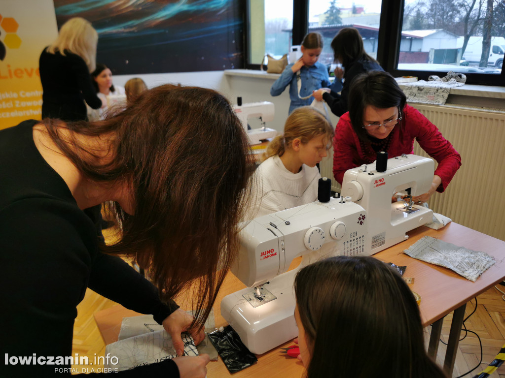 Kiermasz bożonarodzeniowy w szkole przy Ułańskiej
