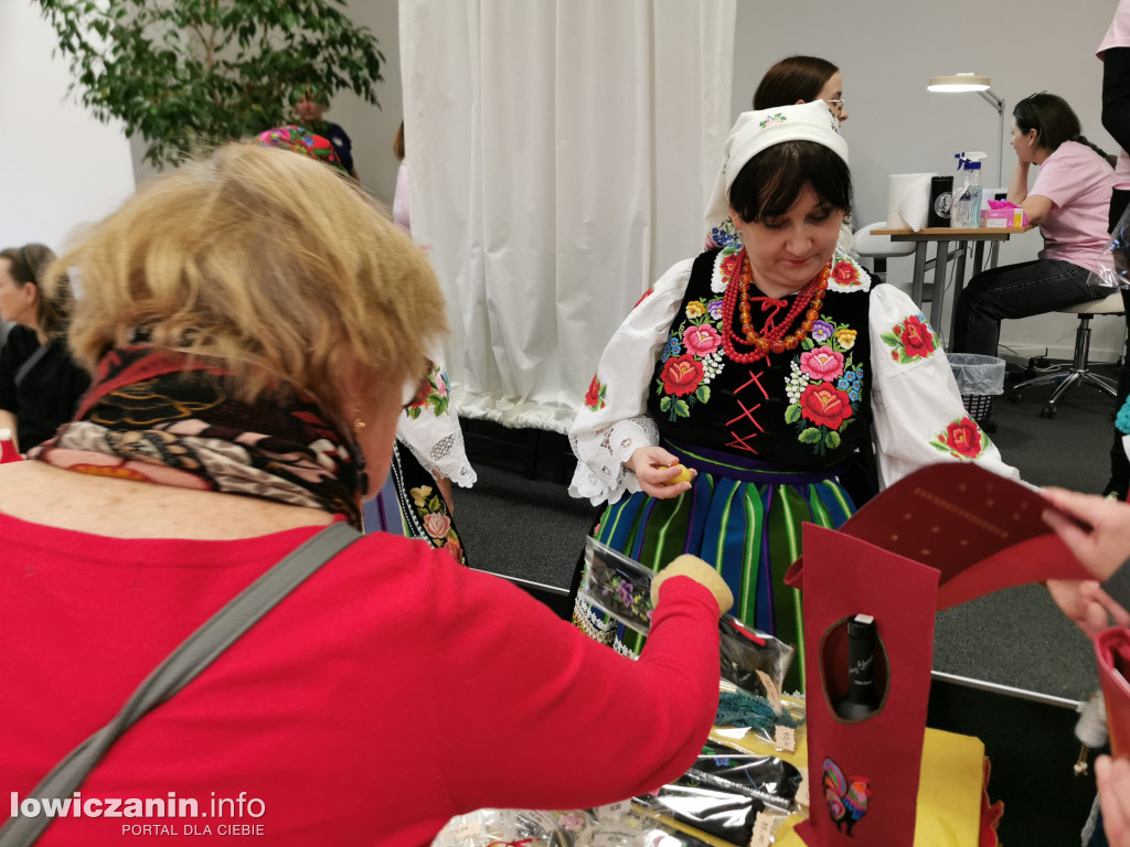 Kiermasz bożonarodzeniowy w szkole przy Ułańskiej