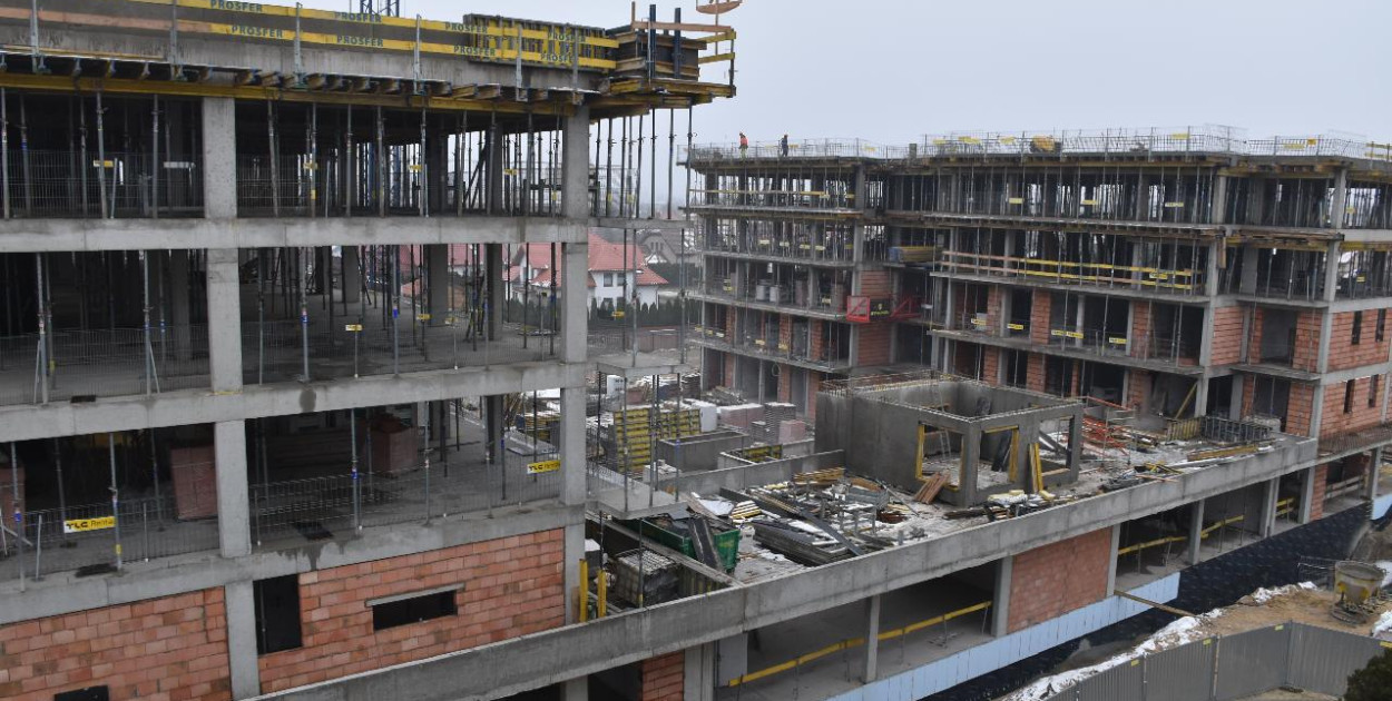 Tak rosną nowe bloki na Bratkowicach