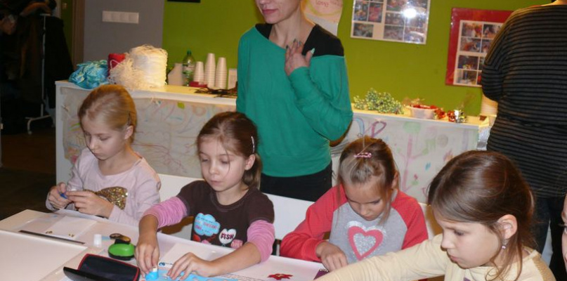 Świąteczne warsztaty dla mieszkańców osiedla Przedmieście. fot. tb