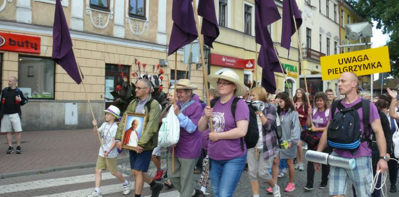 Łowicz. 22. Łowicka Piesza Pielgrzymka Młodzieżowa do Częstochowy wyrusza w drogę 