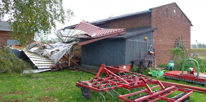 Dach zerwany z domu w Bratoszewicach. Fot. Elżbieta Woldan-Romanowicz