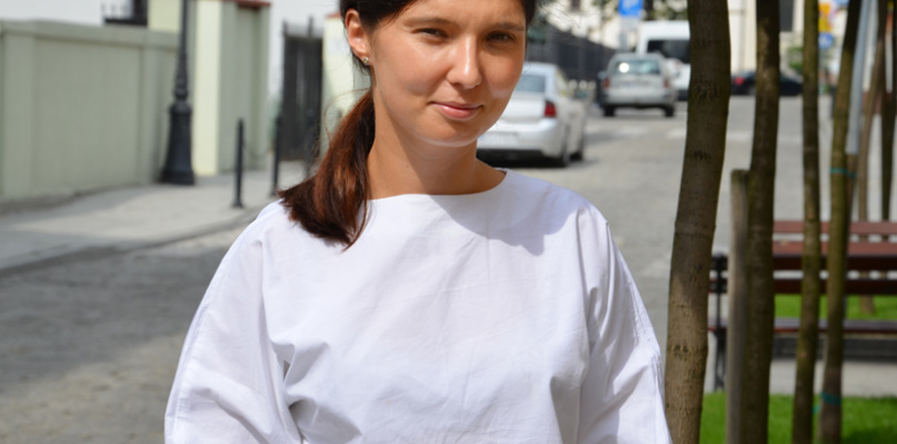 Karolina Gajda, specjalista ds. żywienia człowieka, dietetyk, absolwentka Wydziału Nauk o Żywieniu Człowieka i Konsumpcji 
w Szkole Głównej Gospodarstwa Wiejskiego (SGGW) w Warszawie 
oraz absolwentka kierunku Dietetyka w chorobach wewnętrznych 
i metabolicznych na Warszawskim Uniwersytecie Medycznym. 
Od wielu lat pracuje jako dietetyk, pomagając osiągnąć sukces w zmianie nawyków żywieniowych i zrozumieć istotę racjonalnego odżywiania.
Fot. Marcin Kucharski