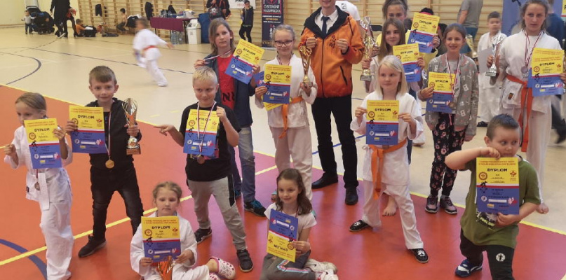 14 medali i 7 pucharów. Turniej w Górze Kalwarii. Fot. Klub Karate Kyokuskin Nintai Głozno
