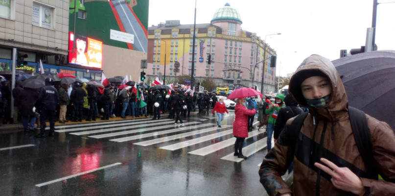 Rolniczy protest w Alejach Jerozolimskich w Warszawie.