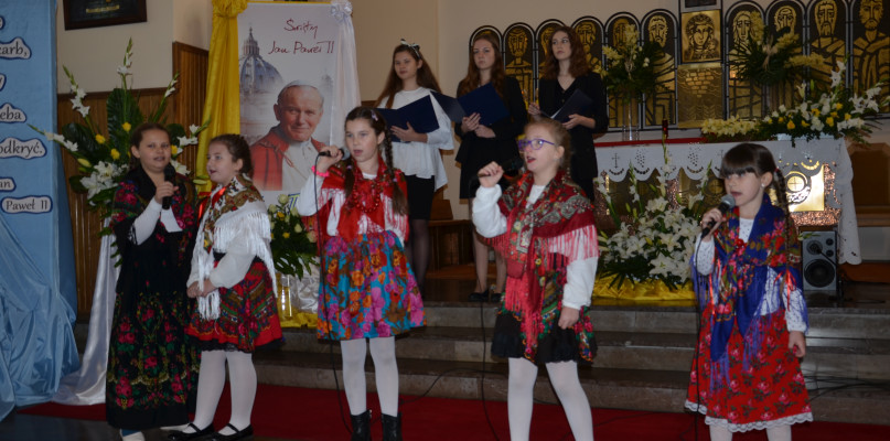 Wysęp uczniów SP w Bedlnie