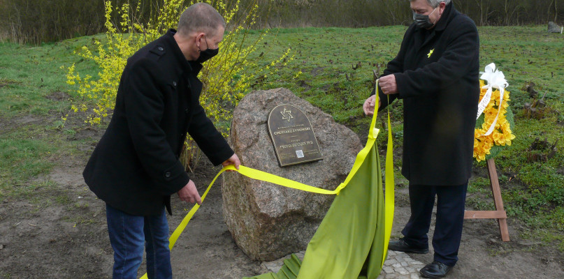 Odsłonięcie tablicy informacyjnej o cmentarzu żydowskim w Bolimowie. fot. tb/NL