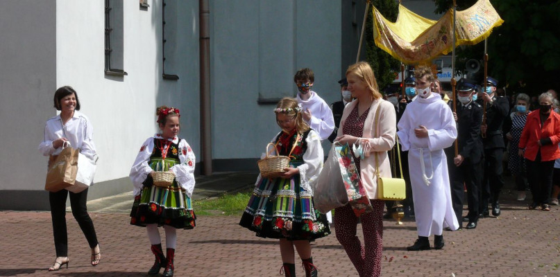 Procesja w parafii p.w. Świętego Ducha w Łowiczu.