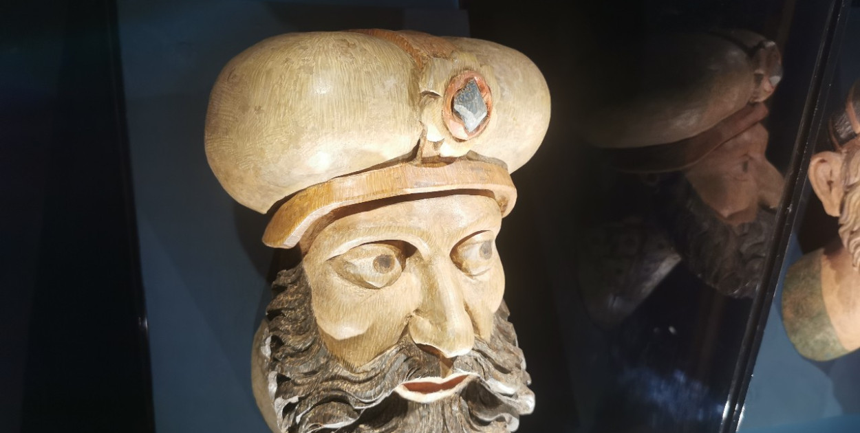 Te głowy widzieliśmy zwykle na suficie na szkolnej wycieczce, teraz możemy stanąć z tymi ludźmi twarzą w twarz