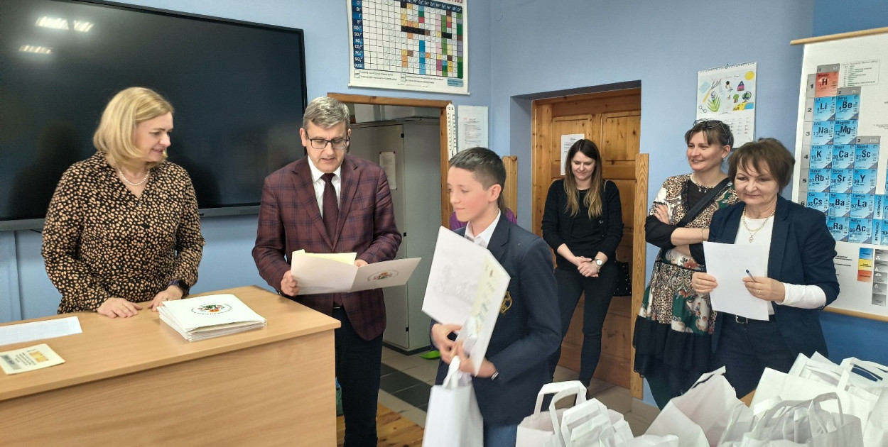 Na zdjęciu zwycięzca konkursu - Igor Żuk z Pijarskiej Szkoły Podstawowej