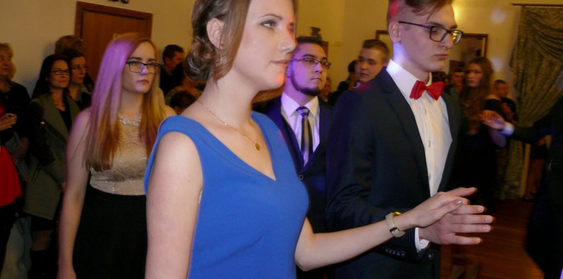 Studniówka ZSP nr 3 w DOMU Weselnym Telimena w Dąbkowicach. fot. tb