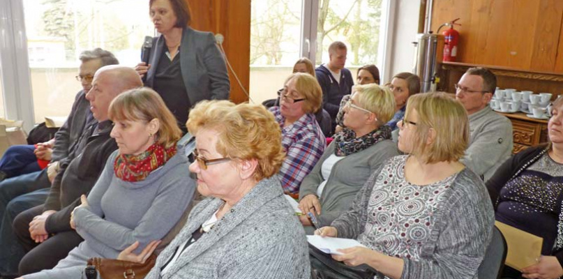 Na sesję Rady miejskiej w Żychlinie przybyło kilka nauczycielek z Gimnazjum w Żychlinie