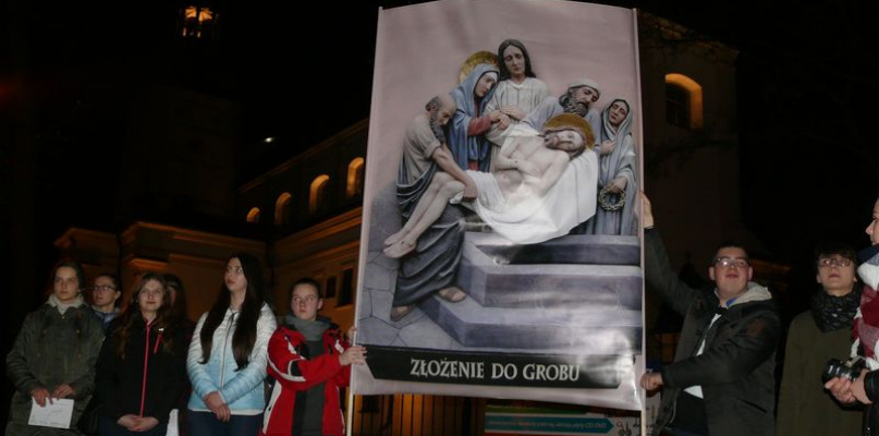 Droga Krzyżowa ulicami Łowicza.
