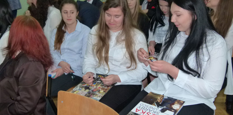 Zakończenie roku dla klas trzecich LO w ZSLG. Fot. Elżbieta Woldan-Romanowicz