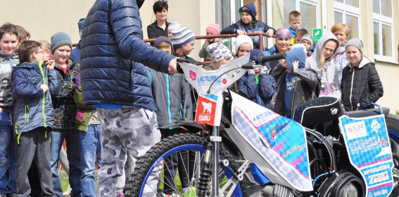 Spotkanie z żużlowcami w Niedźwiadzie
