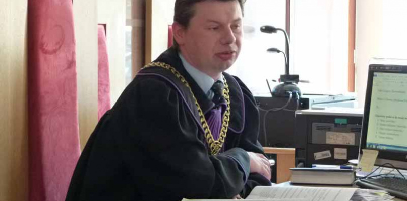 Na chwilę przed wyłączeniem jawności rozprawy ws. pedofila z Głowna. Sędzia SR w Zgierzu Adam Zieliński. Fot. Elżbieta Woldan-Romanowicz 