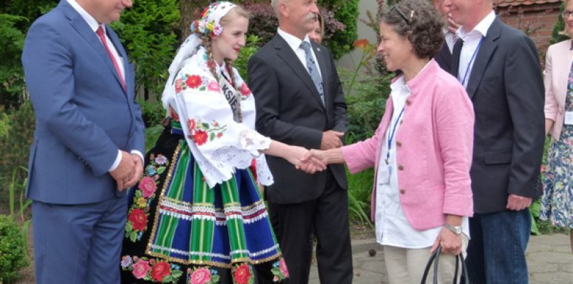 Przywitanie szefów misji dyplomatycznych na dziedzińcu ratusza. fot. Lilianna Jóźwiak-Staszewska